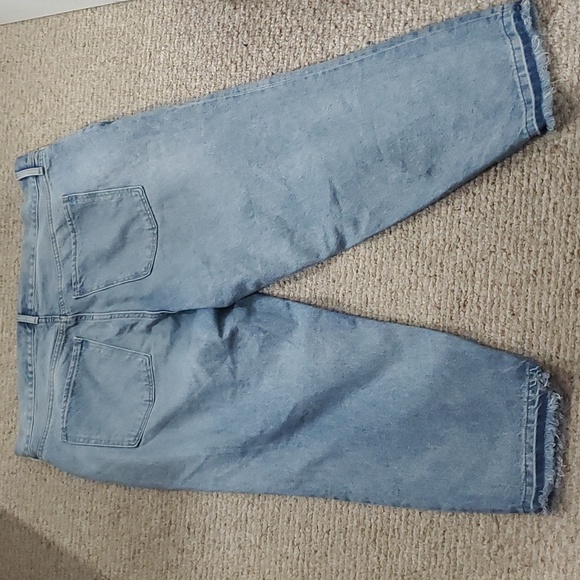 Old Navy High-Rise Straight Slouchy Nessa Distressed Jeans Size 20 - Picture 4 of 8